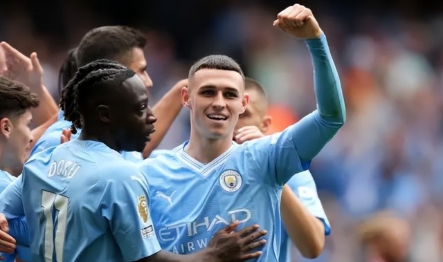  哈兰德帽子戏法带领曼城横扫狼队防线